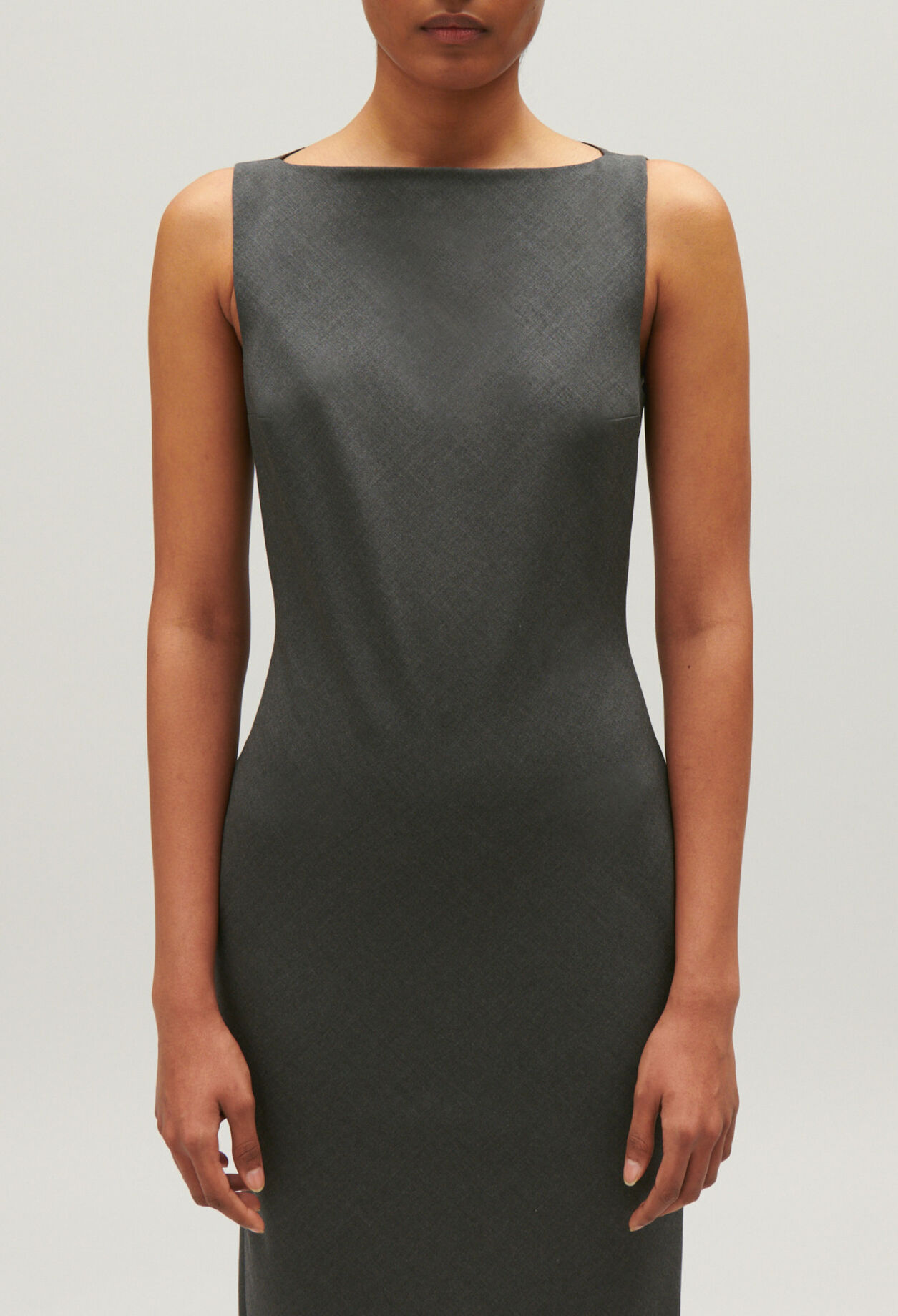 Vestido recto largo medio negro