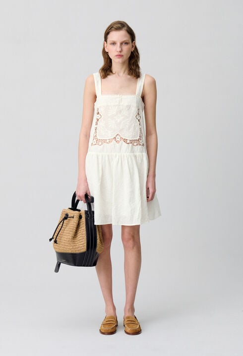 Vestido corto con busto bordado
