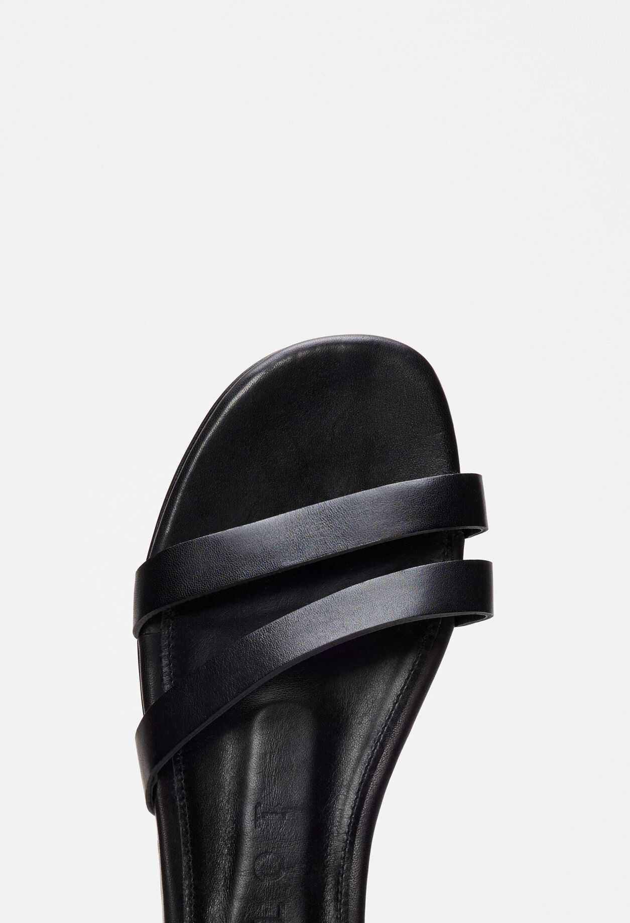 Sandalias con cadena de metal