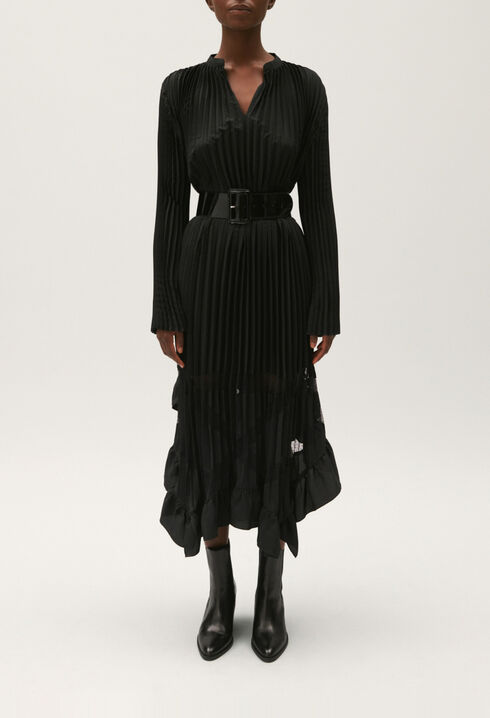 Vestido largo plisado con volantes