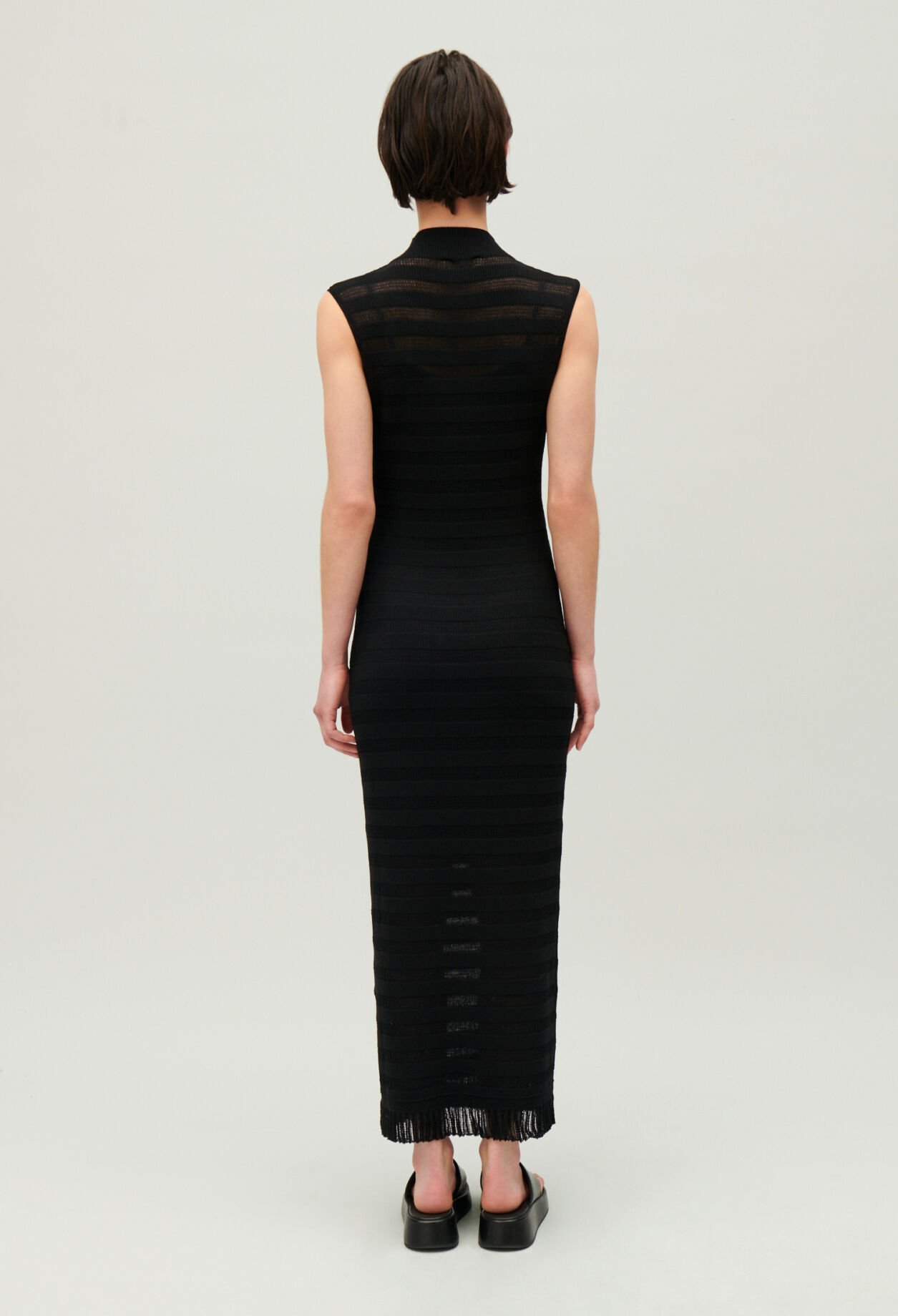 Vestido largo de tubo en negro