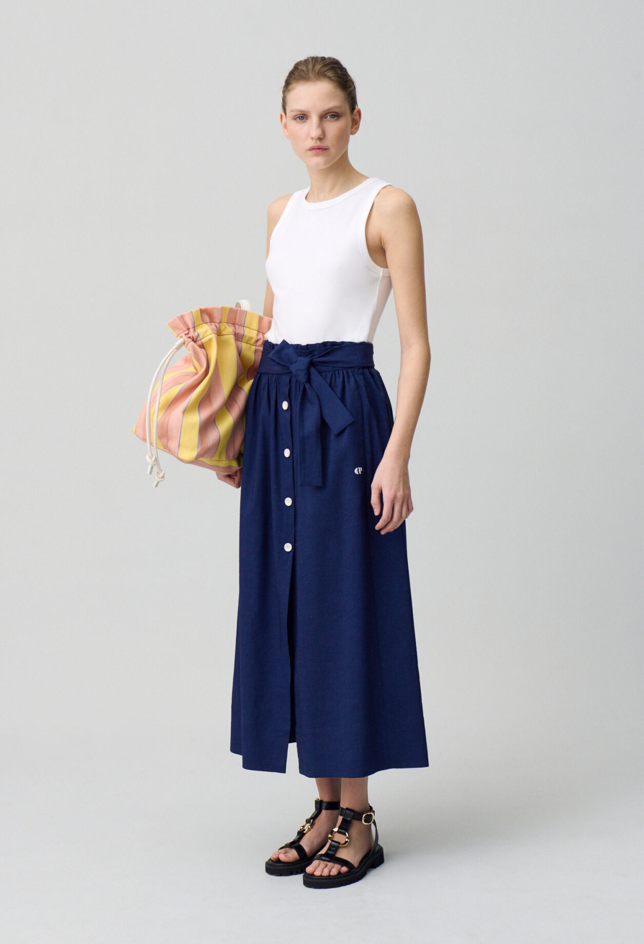 Falda midi con botones
