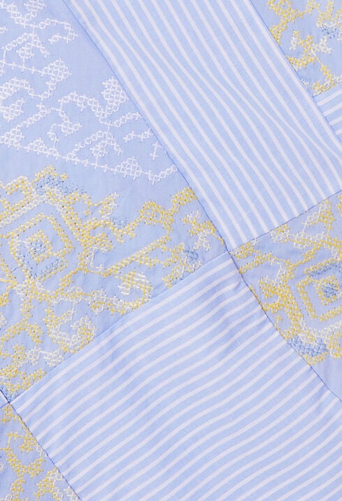 Top estampado con volantes