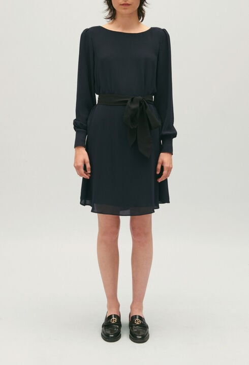 Vestido corto ceñido azul marino