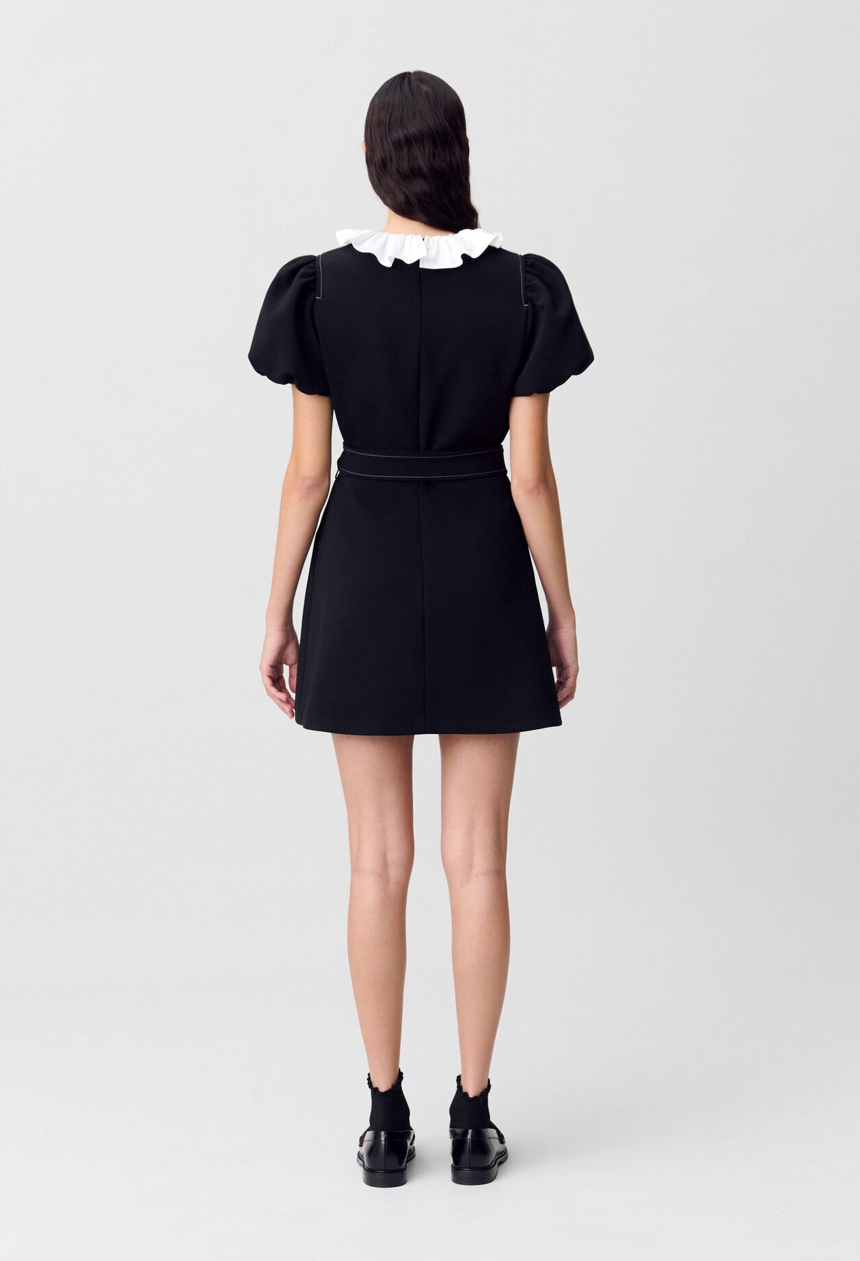 Vestido corto con cuello