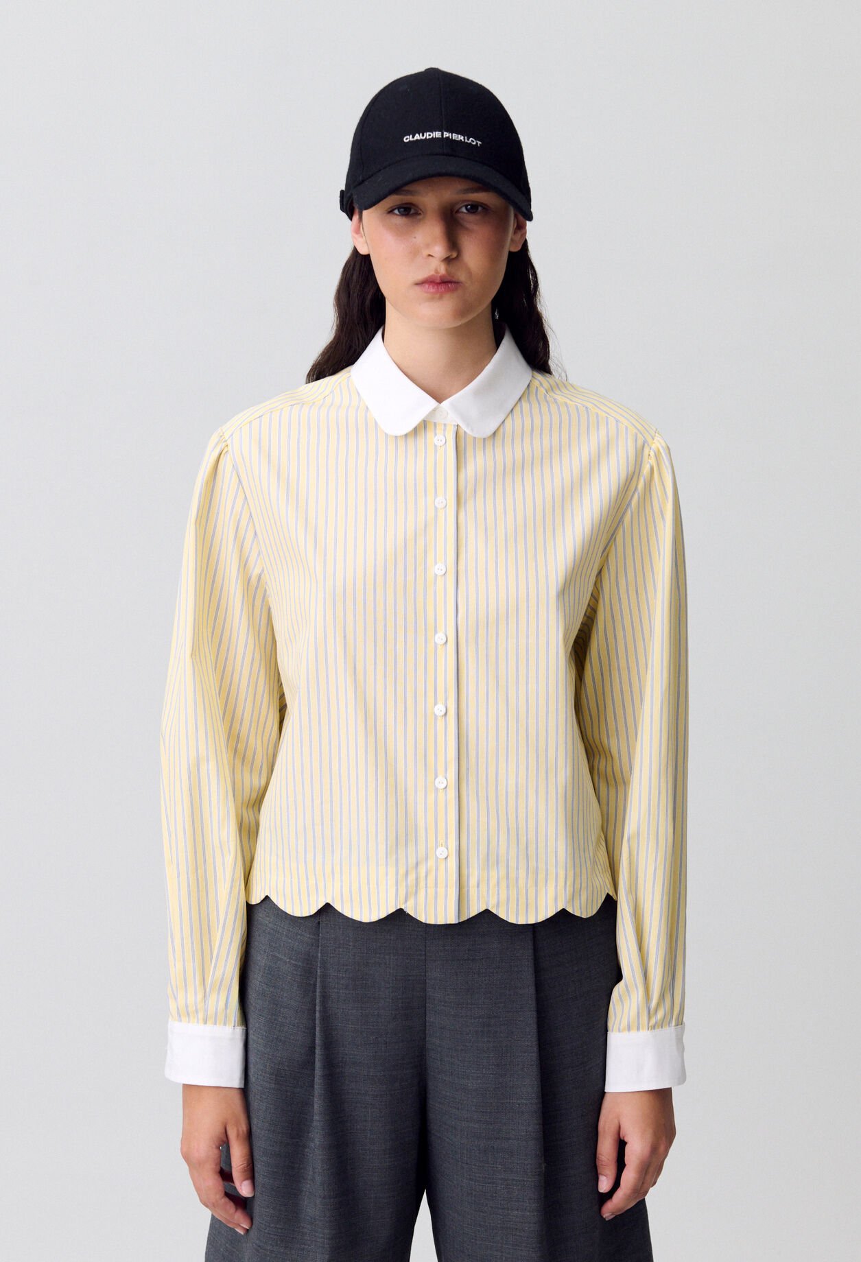 Camisa de rayas con cuello claudine