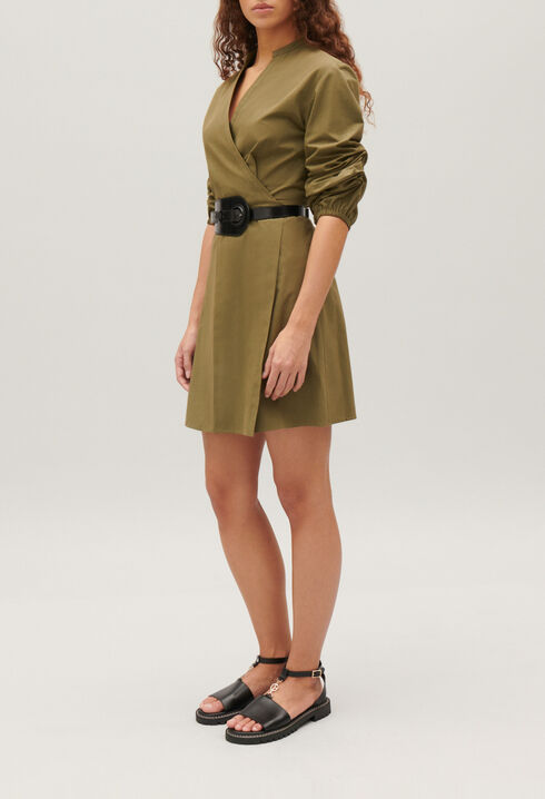Vestido corto cruzado cuello mao