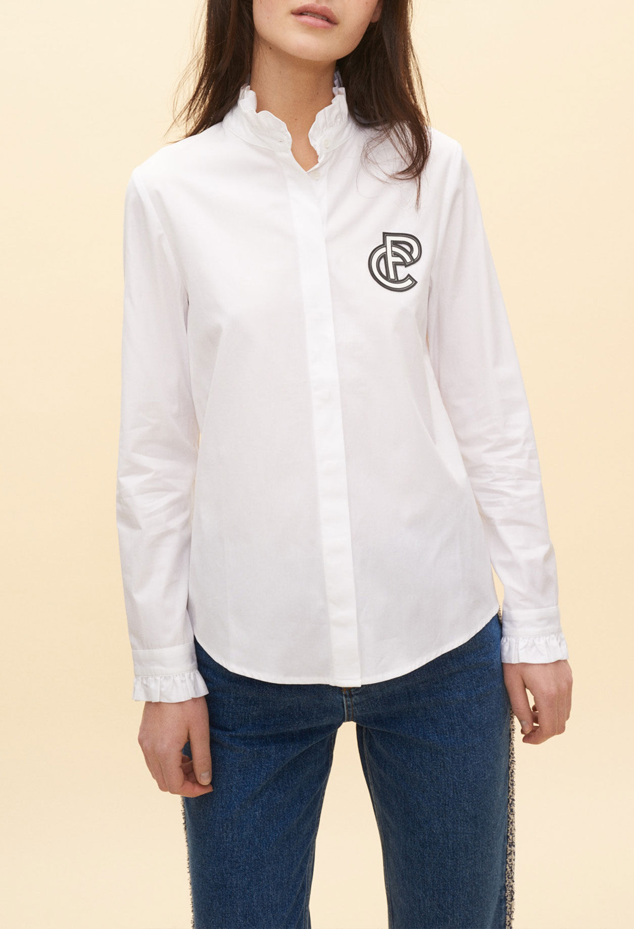 Camisa de cuello alto plisado