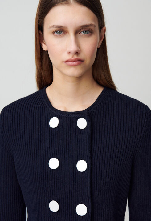 Chaqueta de lana abotonada