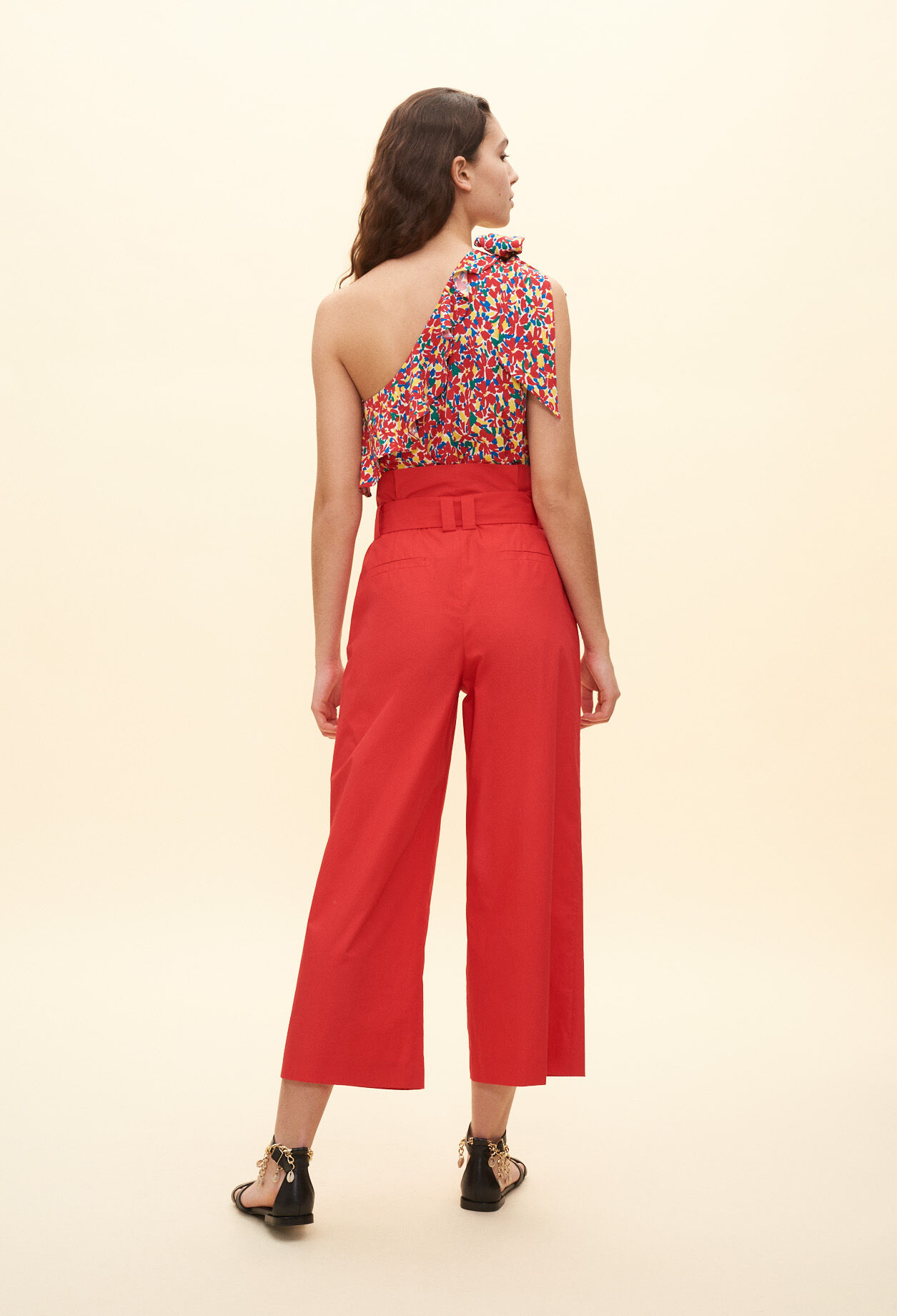 Pantalón entallado