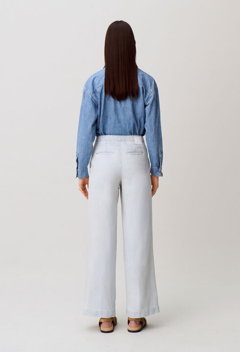 Vaquero con puente de denim