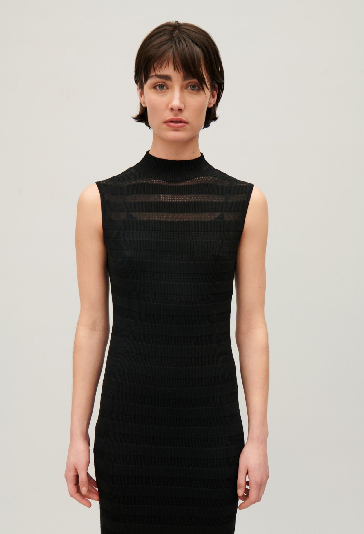 Vestido largo de tubo en negro