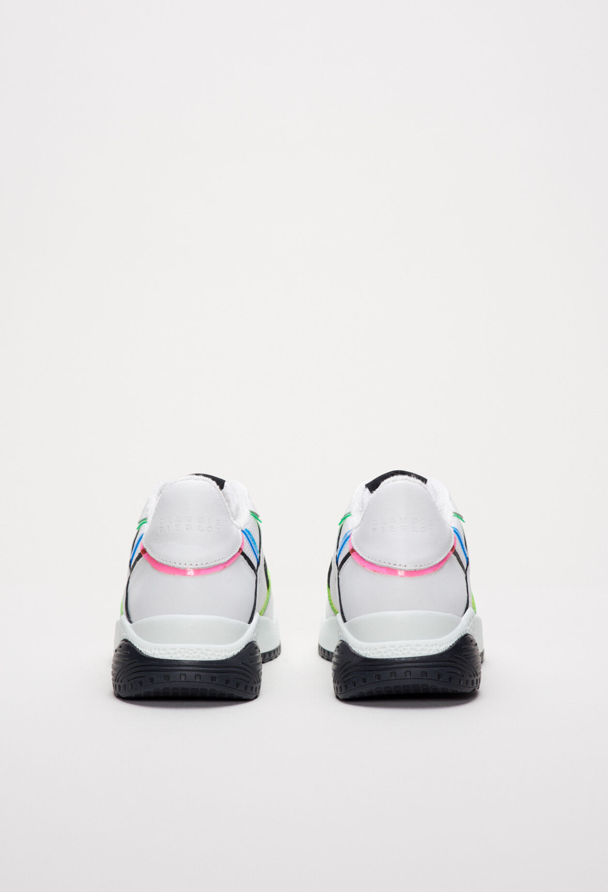 Zapatillas con suelas gráficas