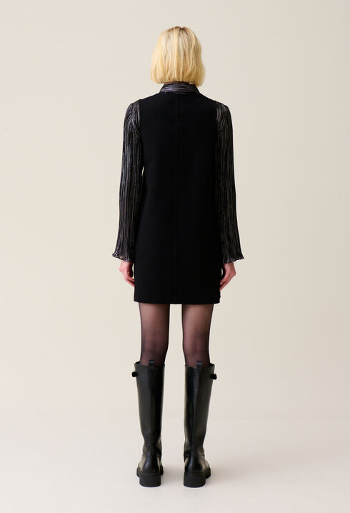 Vestido corto sin mangas