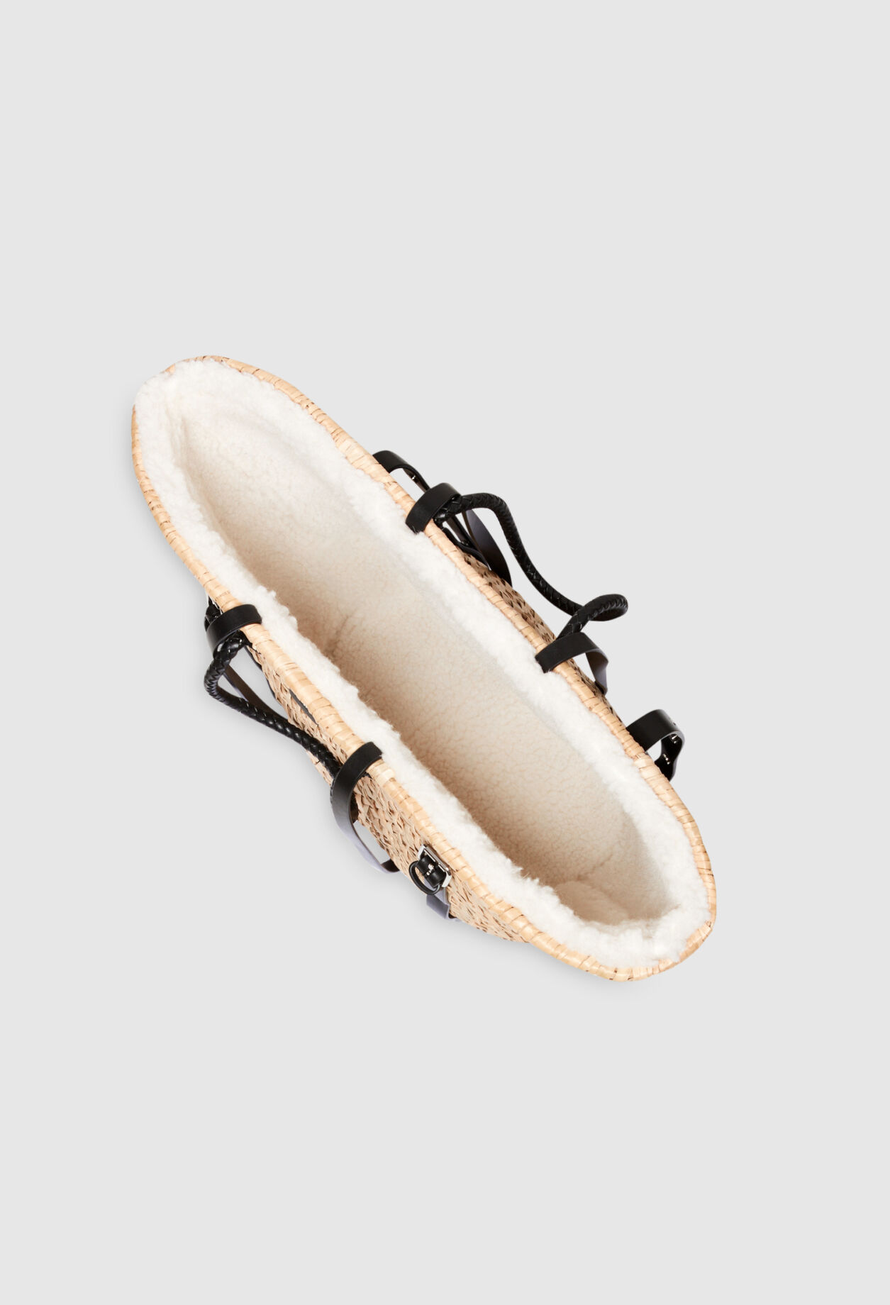 Cesto de paja y shearling