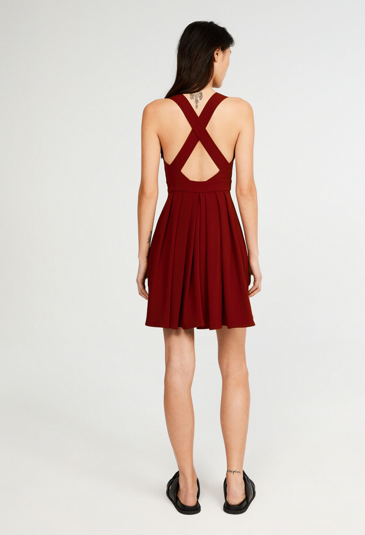 Vestido semilargo con cinturón