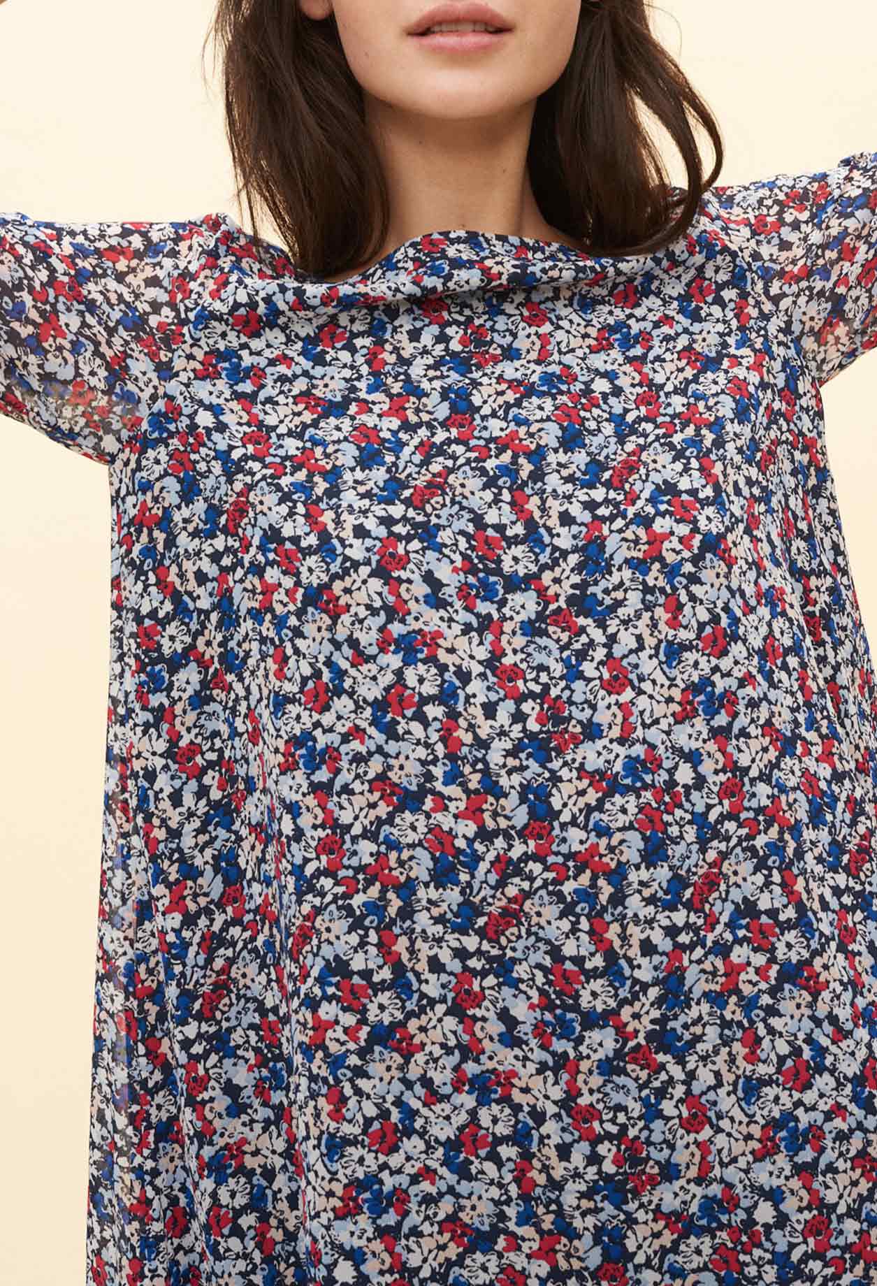 Vestido corto de flores