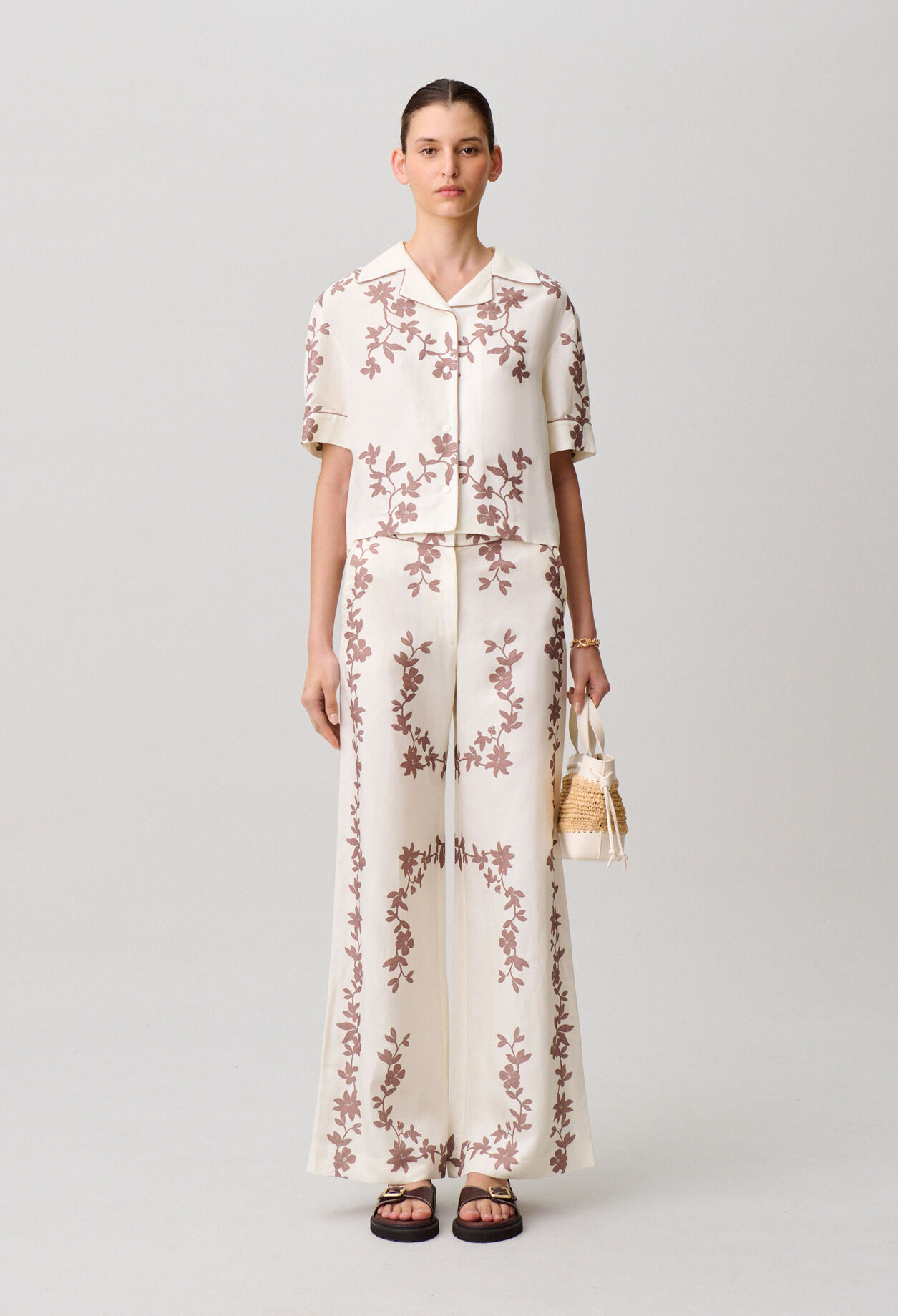 Pantal&oacute;n ancho de flores