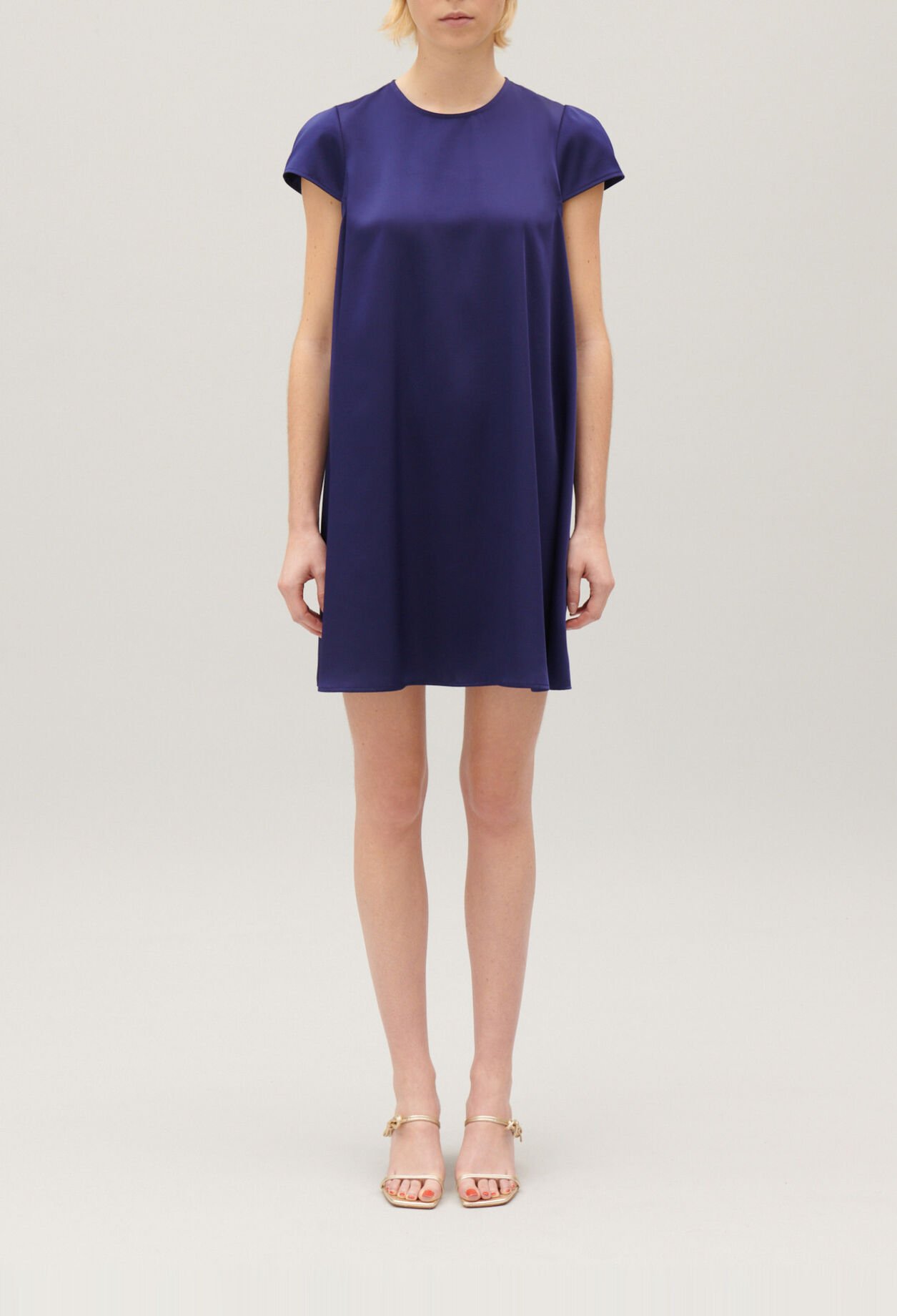 Vestido corto vaporoso