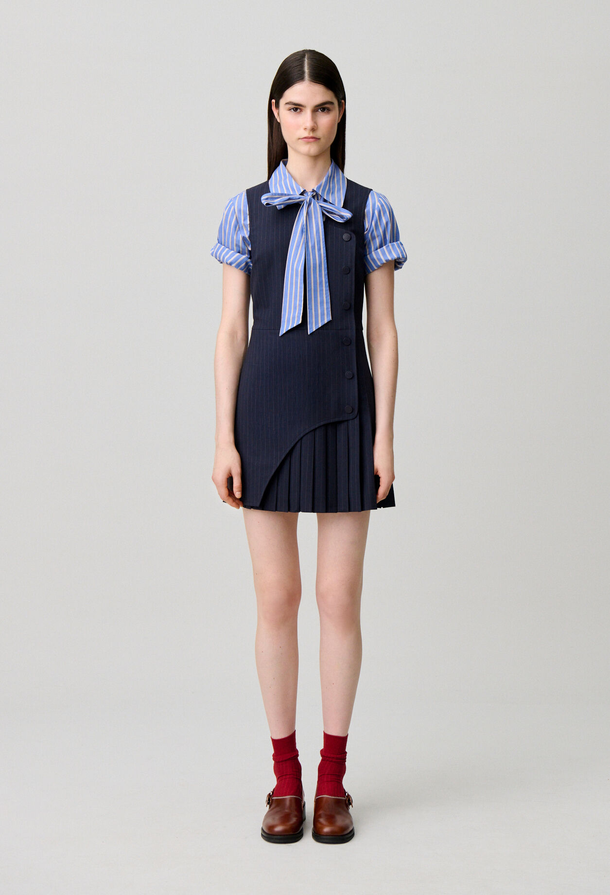 Vestido corto sin mangas