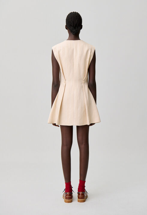 Vestido corto sin mangas