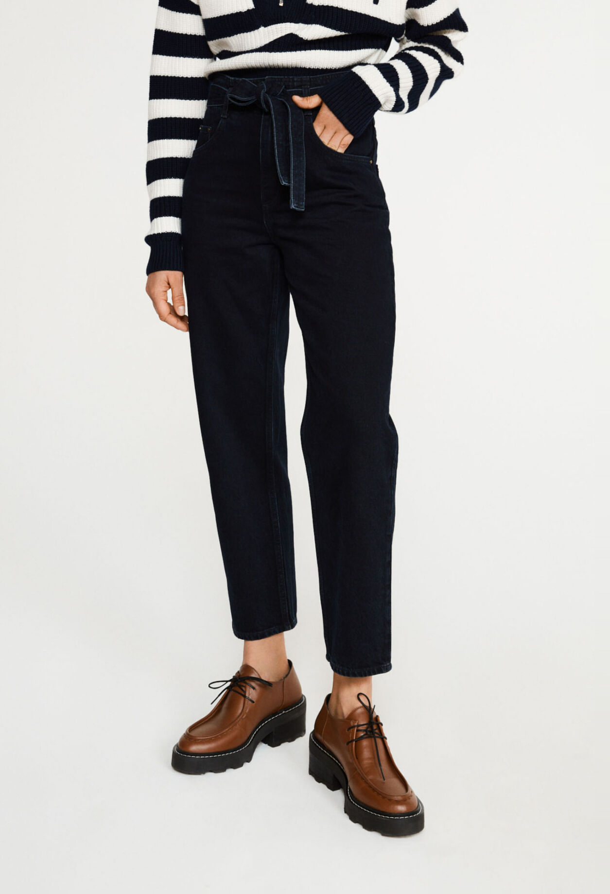 Vaqueros cropped en bruto
