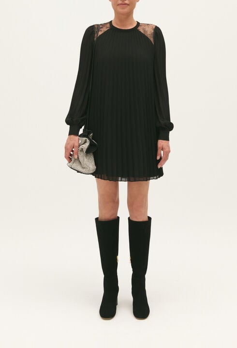 Vestido corto plisado negro