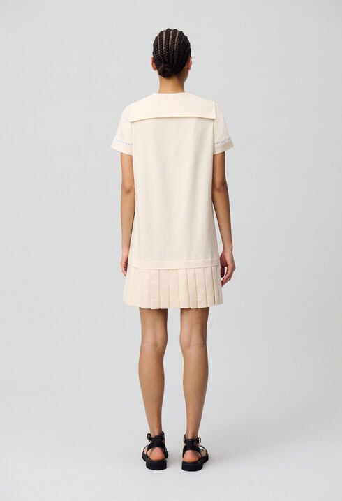 Vestido corto con pliegues