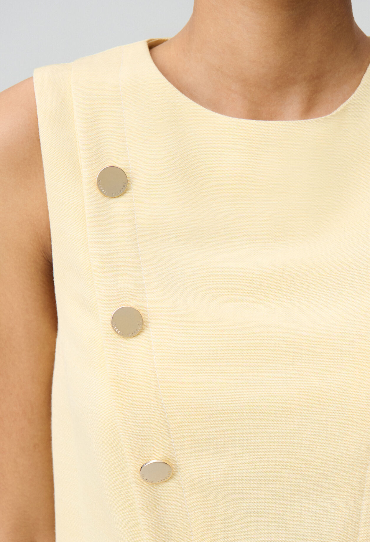 Vestido corto ajustado