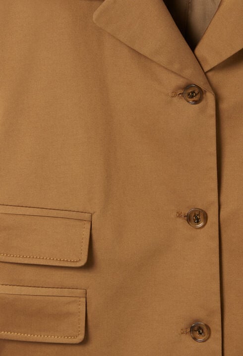 Chaqueta corta con cuello de solapa