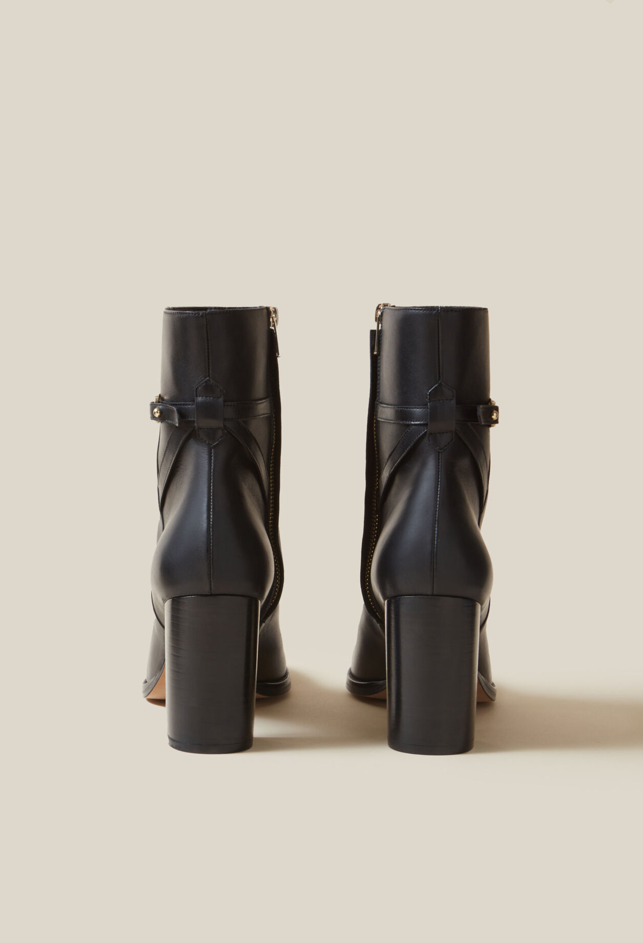 Botines de tacón piel acharolada