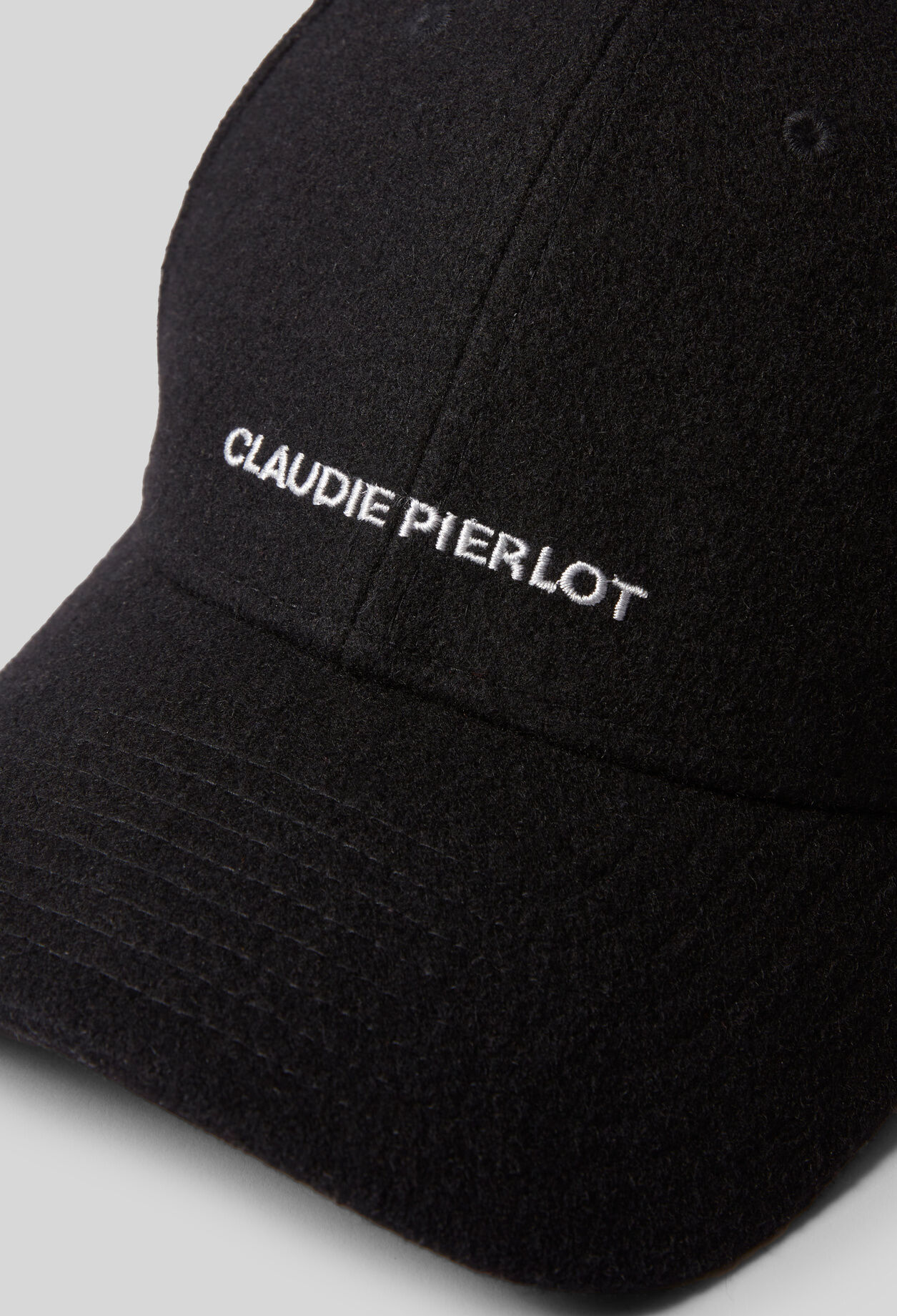 Gorra negra con logo Claudie Pierlot