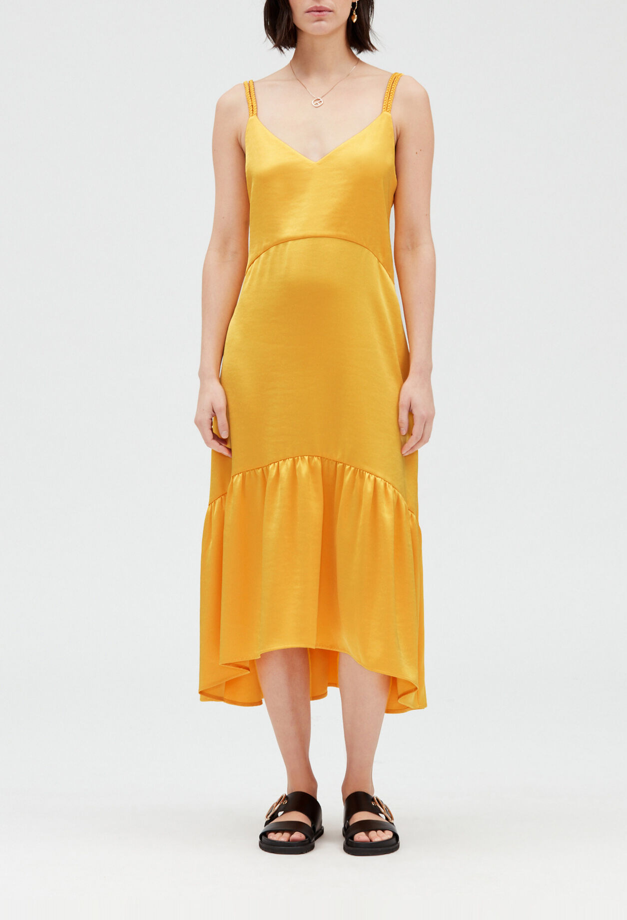 Vestido midi de raso amarillo