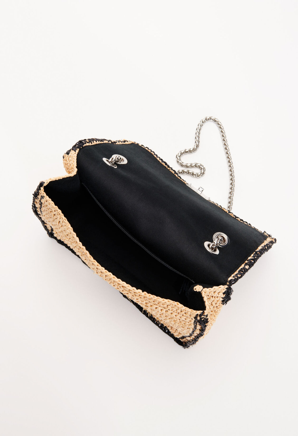 Bolso de mano con cadena