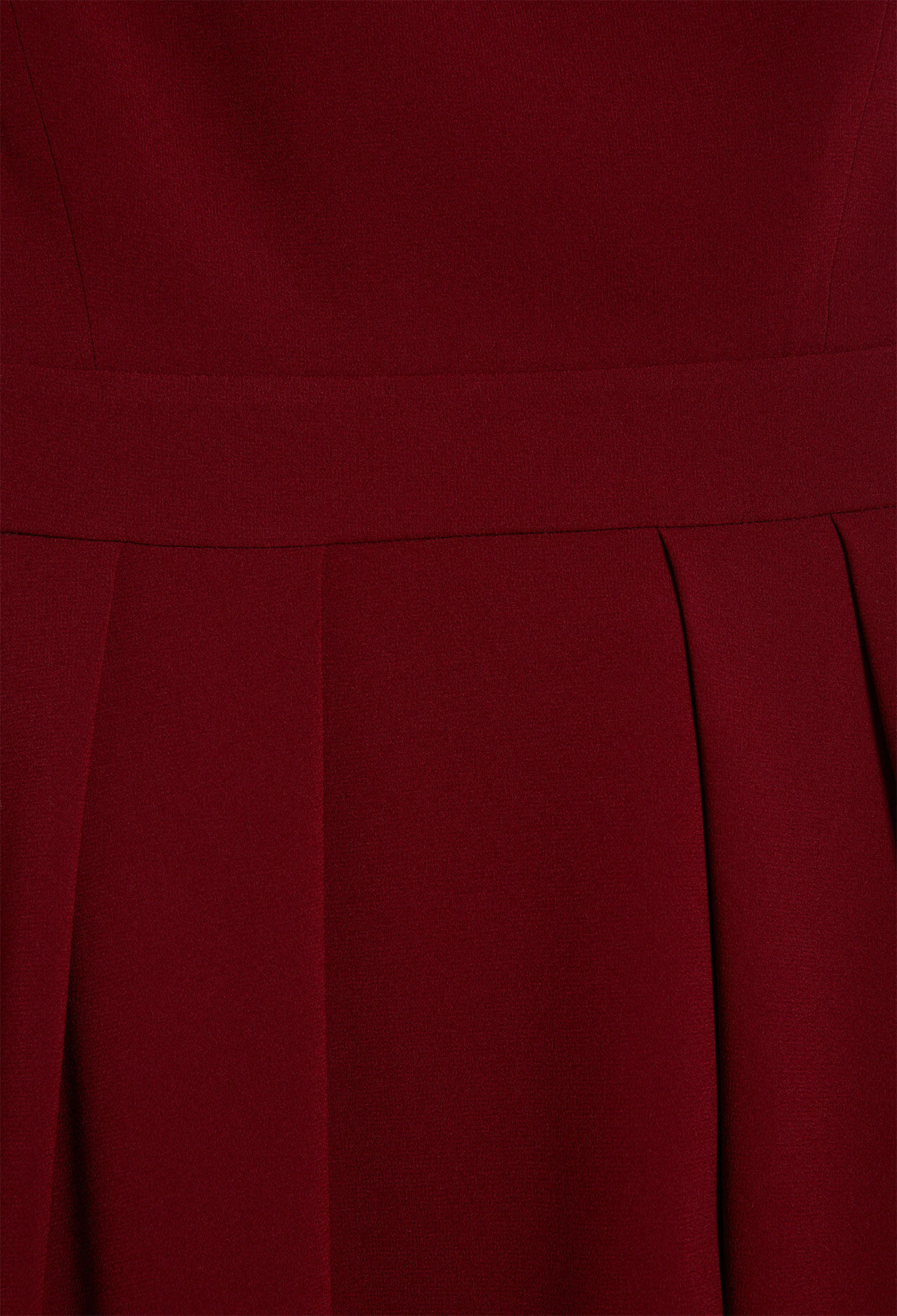 Vestido semilargo con cinturón