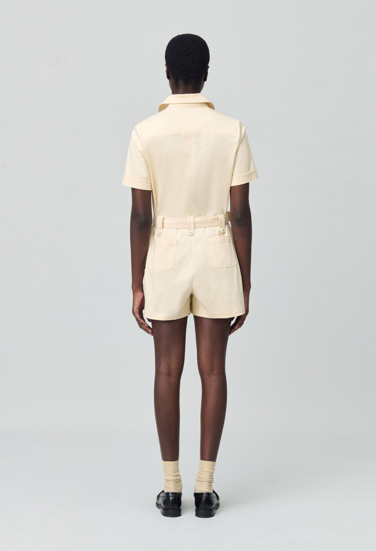 Mono corto estilo camisa
