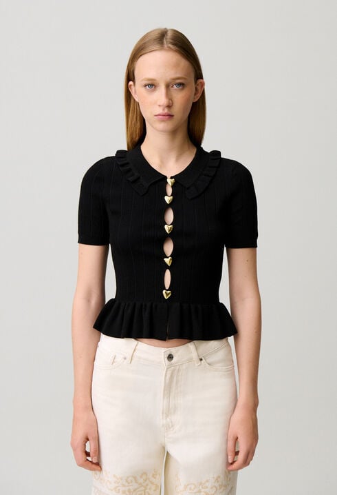 Top de punto con corazones calados