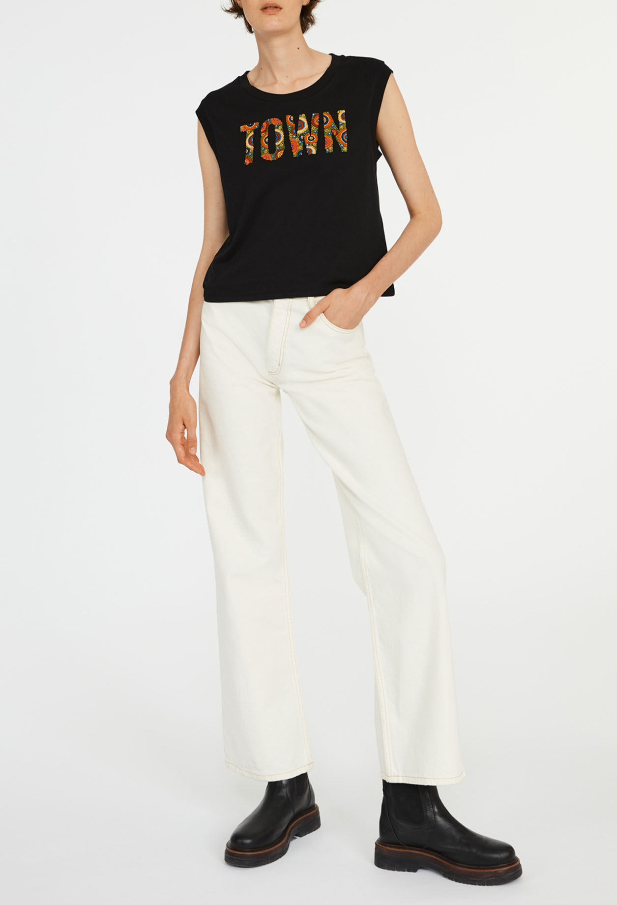 Camiseta bordada de coton