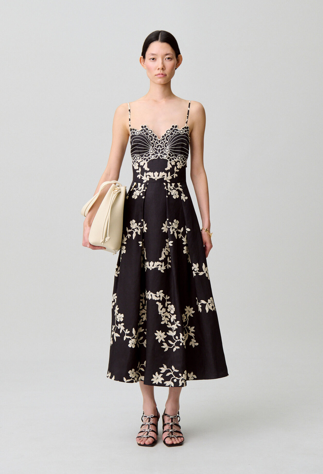 Vestido tirantes bordados florales