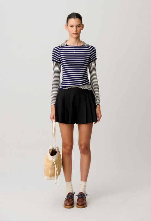 Short negro con pliegues