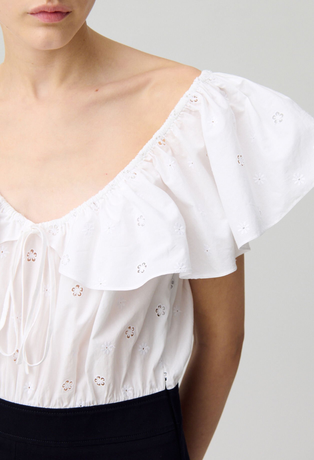 Vestido corto de dos tejidos