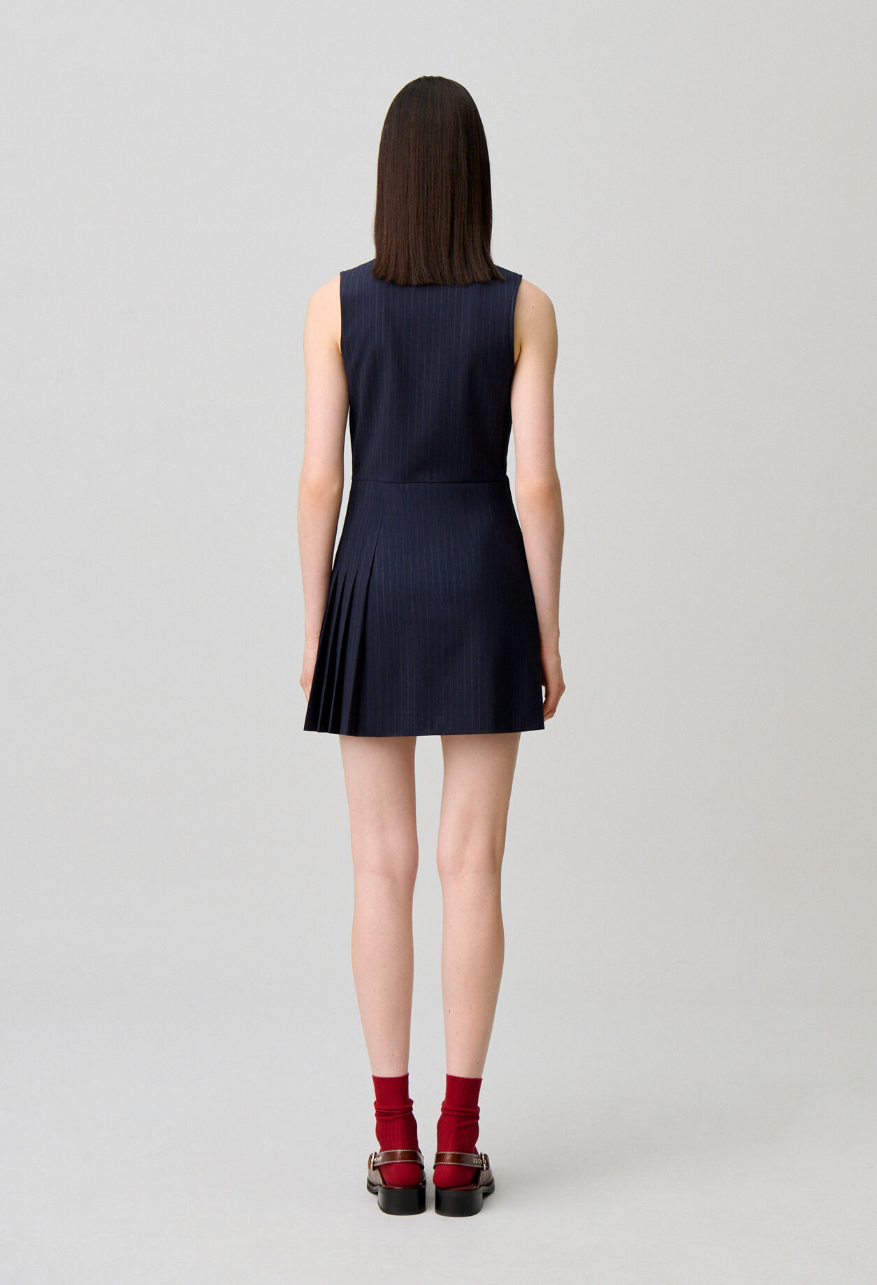 Vestido corto sin mangas