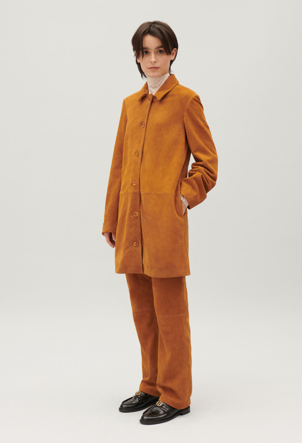 Abrigo recto piel ante beige oscuro