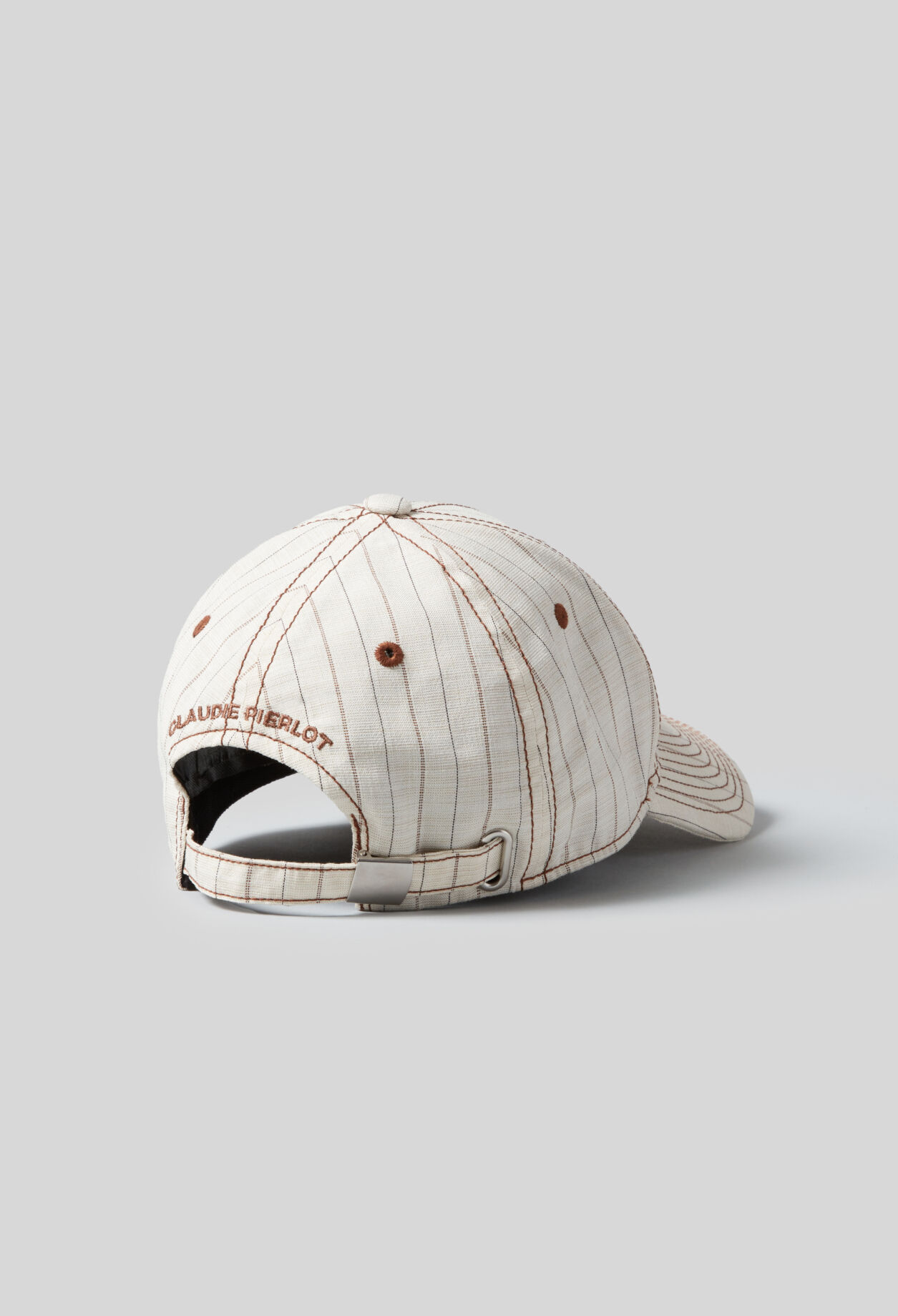 Gorra con monograma CP