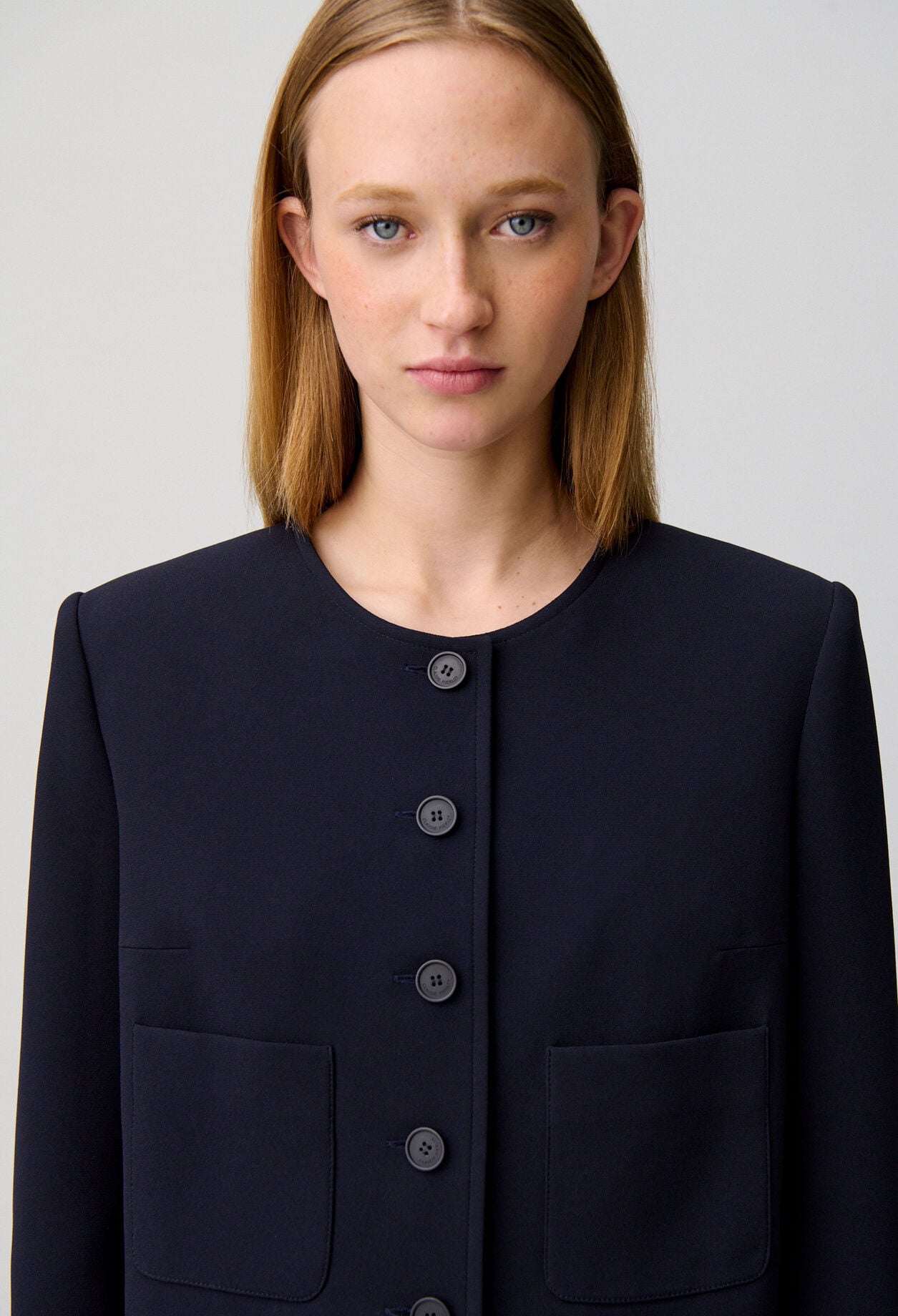 Chaqueta con cuello redondo
