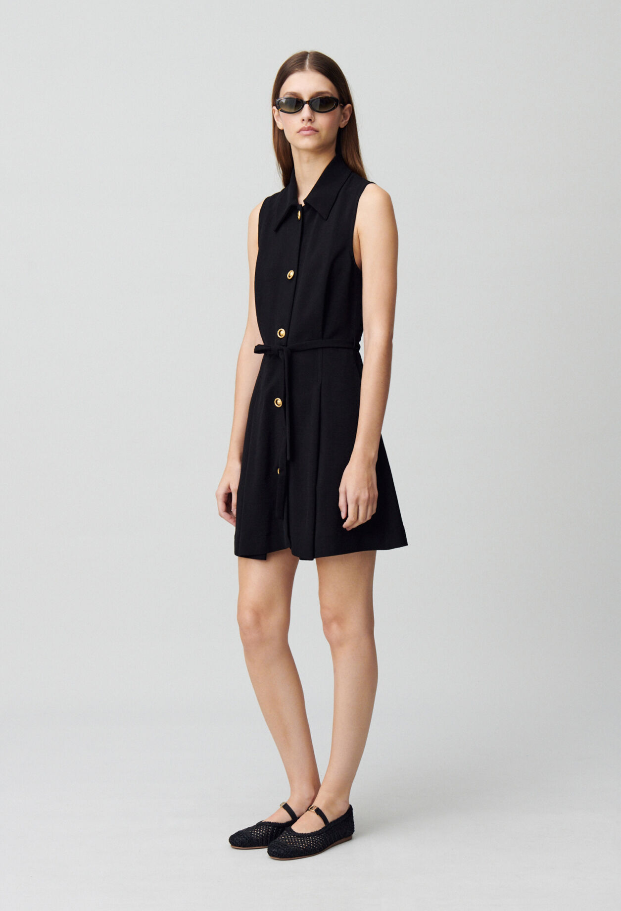 Vestido corto sin mangas