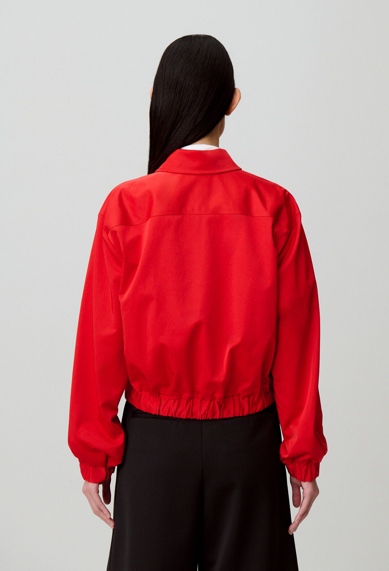 Cazadora corta satinada