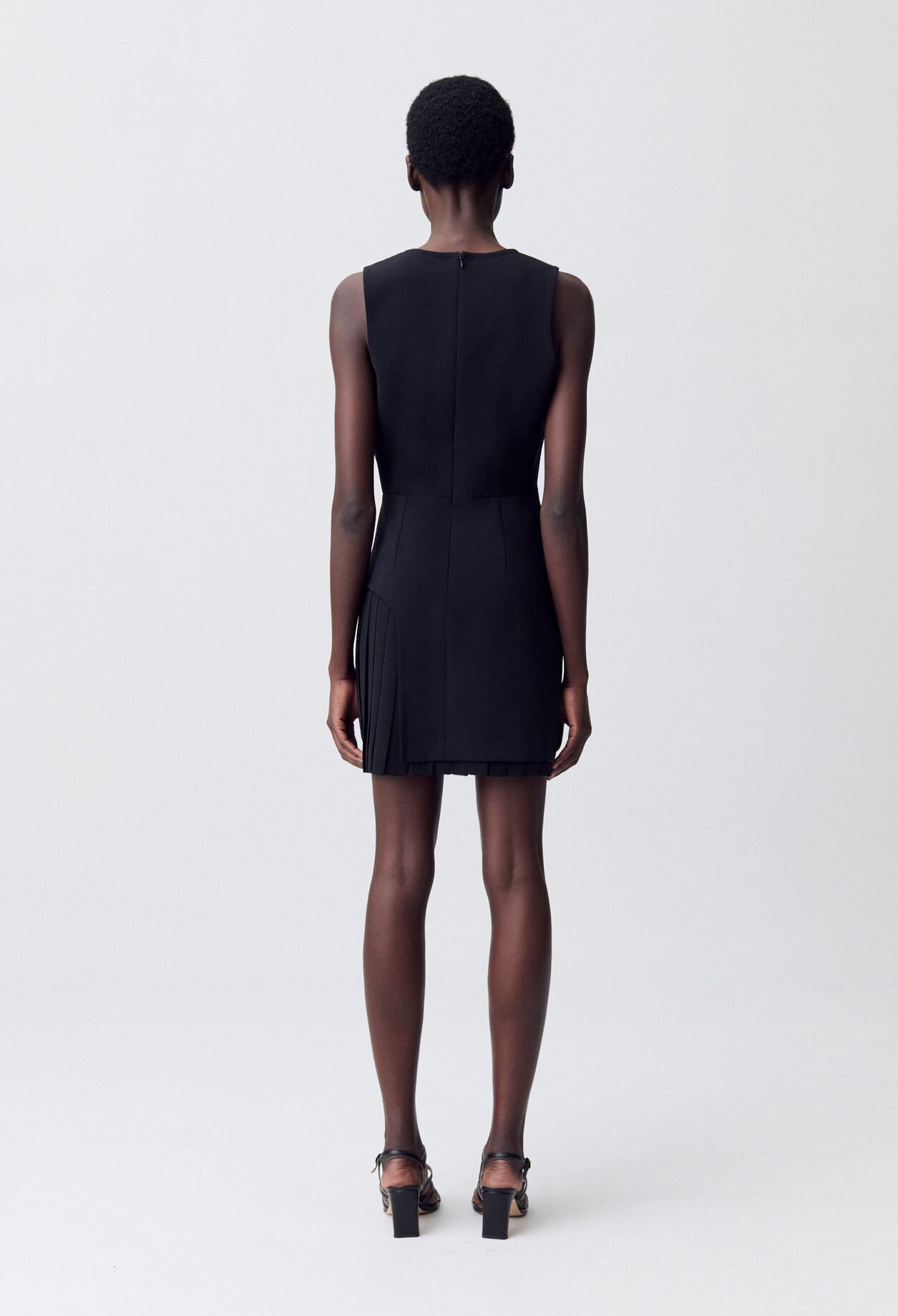 Vestido corto plisado