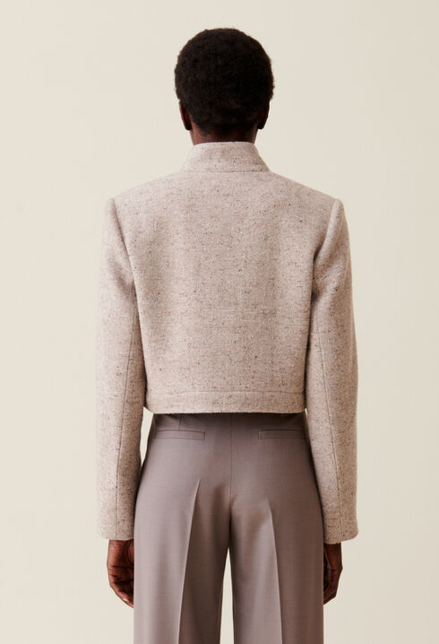 Chaqueta corta con cuello alto