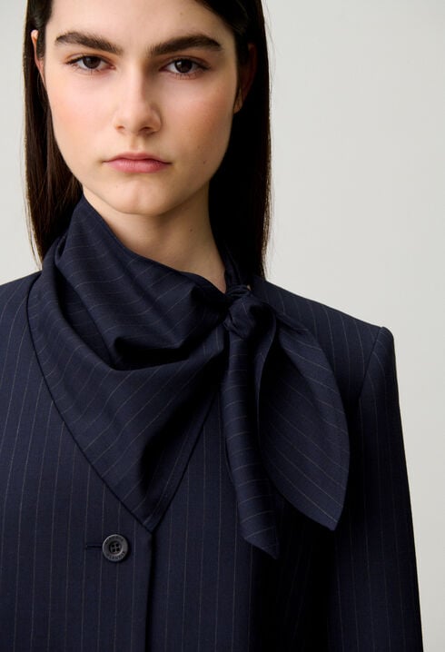 Chaqueta lana pa&ntilde;uelo extra&iacute;ble